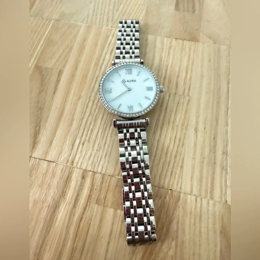 Aura ladies silver tone mother of pearl watch NEW BATTERY